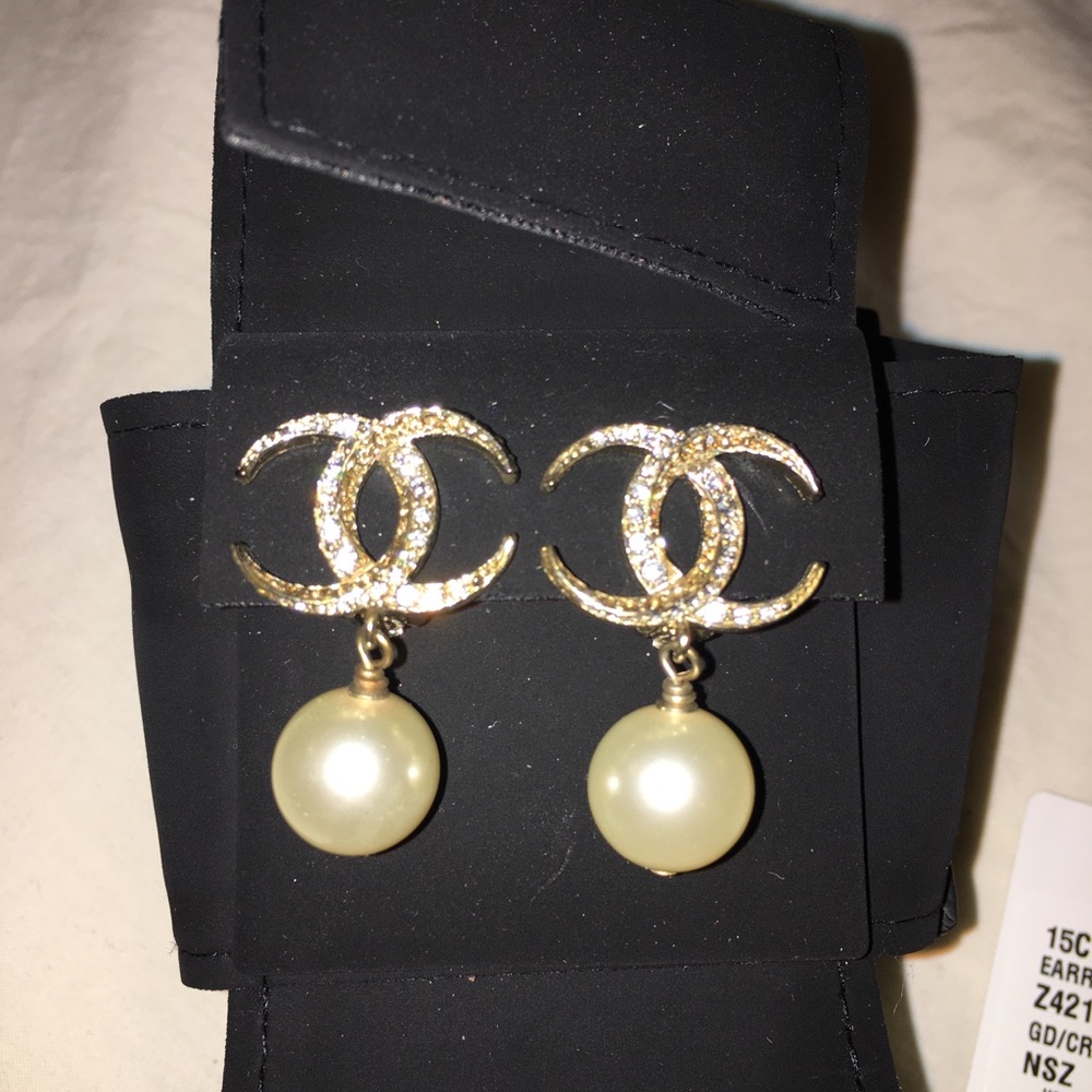 NWT Chanel Earrings - SOLD - Picture 2 of 3